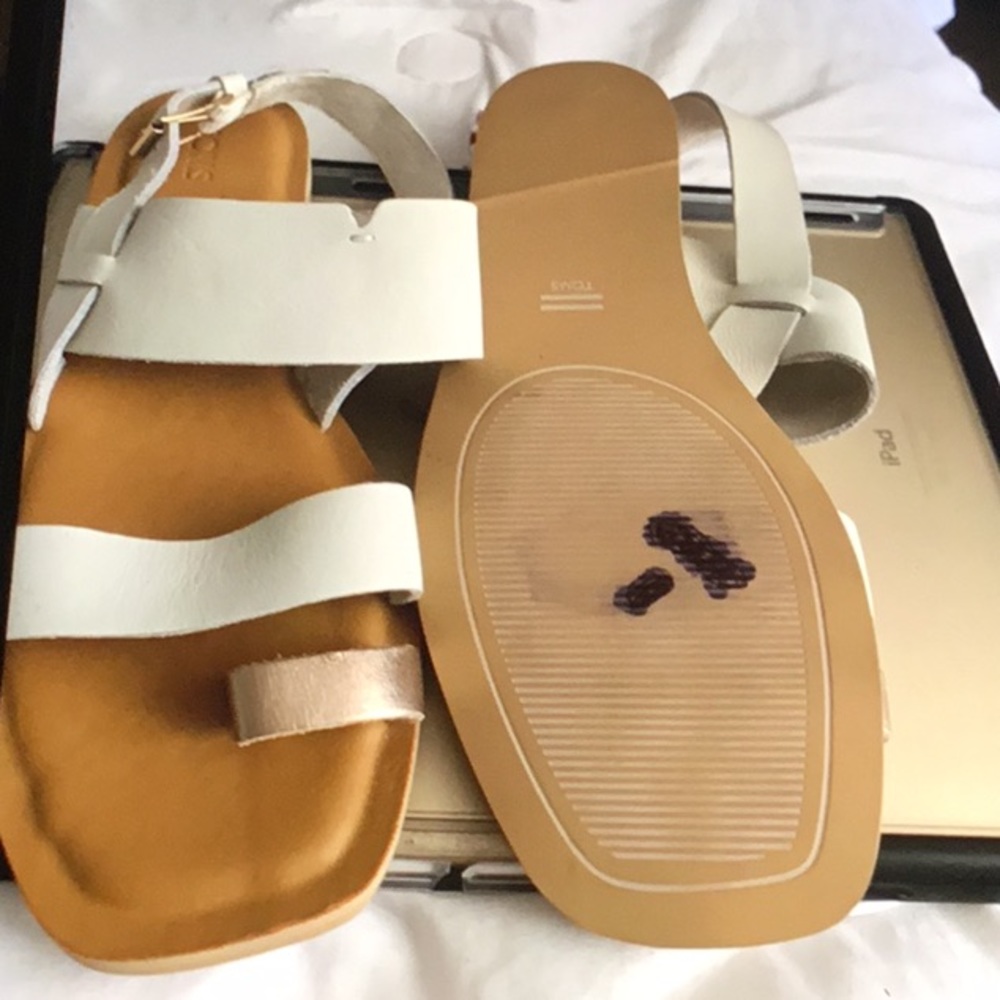 TOMS. SANDALS - Picture 6 of 7